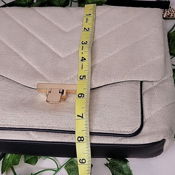 A New Day. Quilted Purse. EUC - Picture 13 of 14